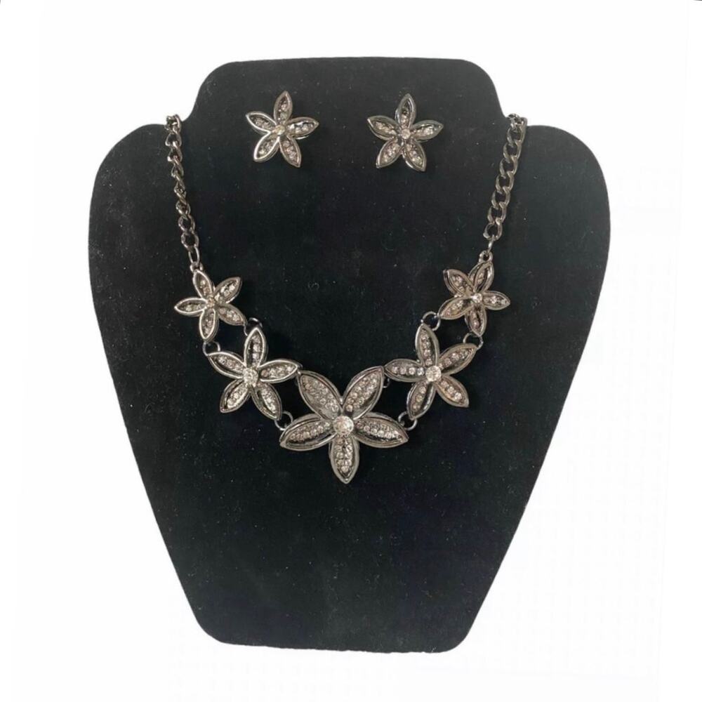 Silver Tone Rhinestone Flower Necklace & Matching Stud Earring Set